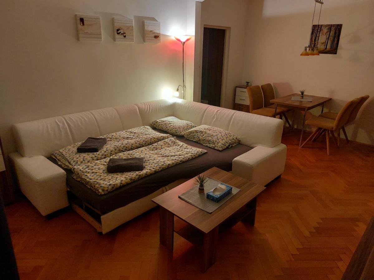 Apartman Merry Bratislava Exterior foto