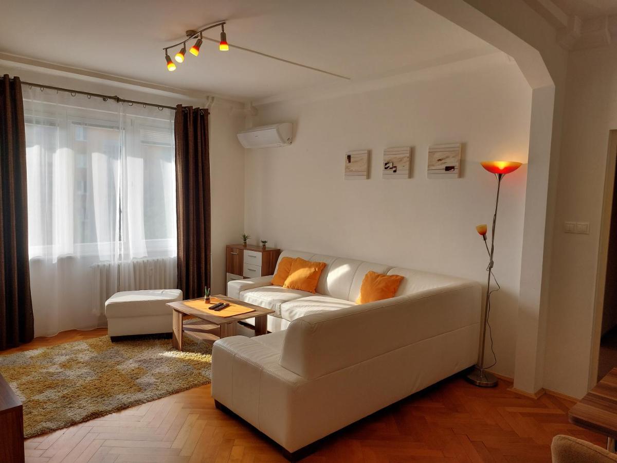 Apartman Merry Bratislava Exterior foto